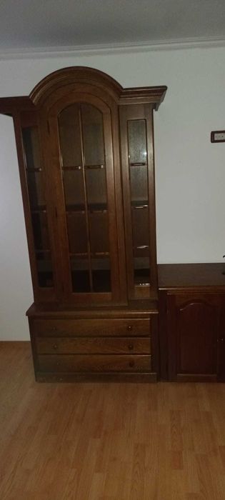 Vand mobila veche de sufragerie