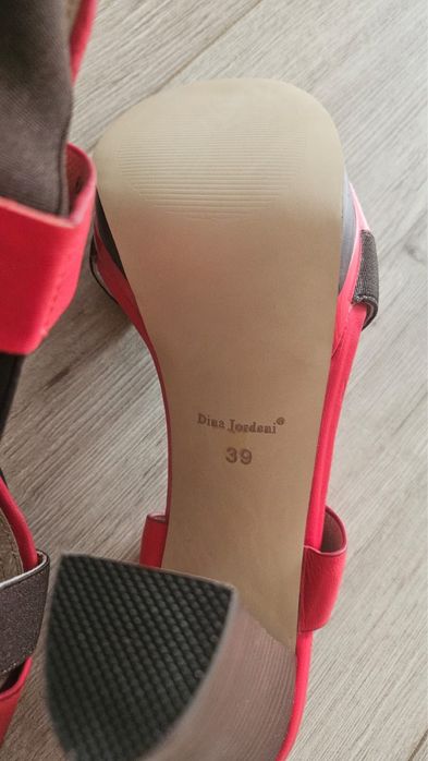 босоножки кожаные