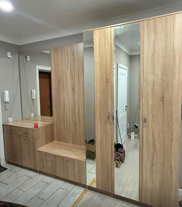 Продам шкаф в прихожую