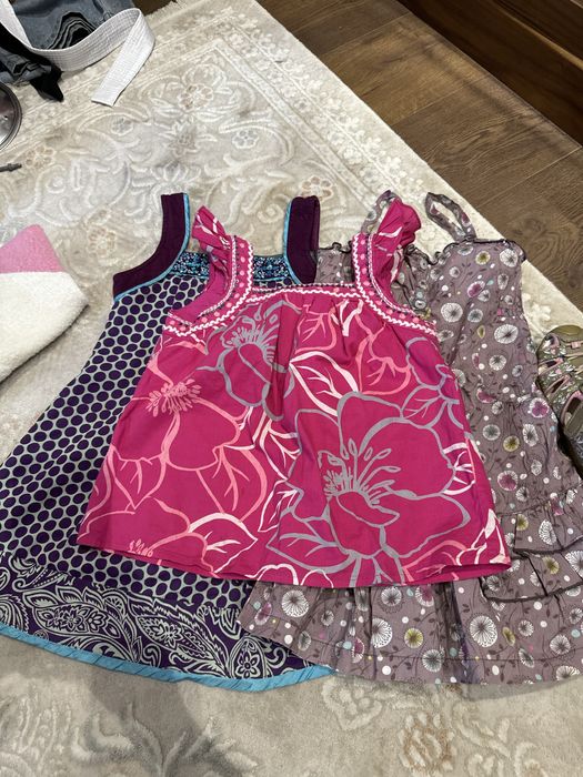 Платья и босоножки для девочки 5 - 6 лет