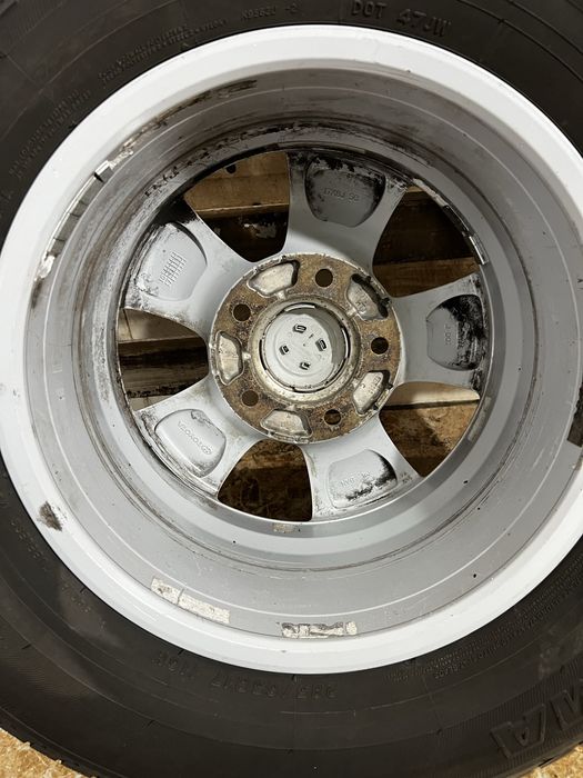 Комплект резины дисками 285/65/17.