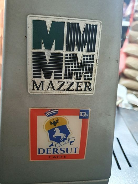 Кафемашина и кафемелачка