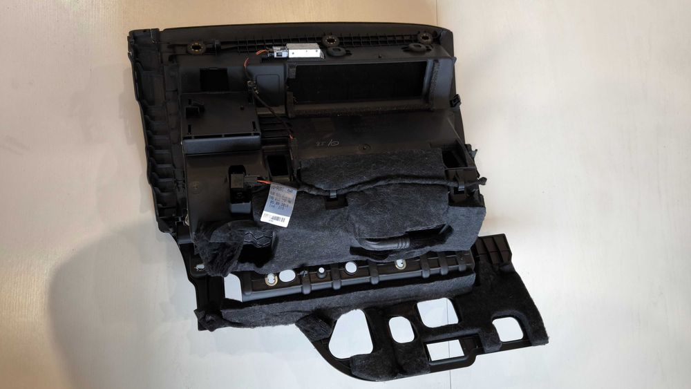 Жабка за АУДИ AUDI A4 , A5 , S5 , S4 (наранена е отвътре)