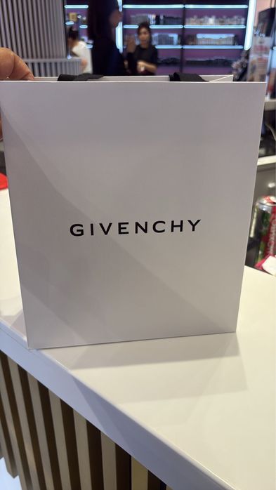 Парфюм Givenchy Gentleman Reserve Privee