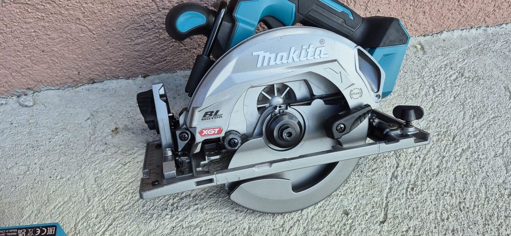 Makita set scule pe acumulator de 40 V