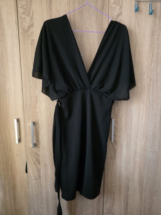 Коктейлна черна копринена рокля