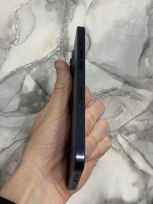 iPhone 15 Pro Max. 100 % 256 gb