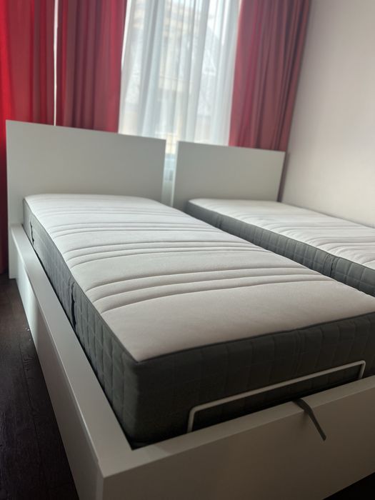 2 бр. IKEA легла 90×200 с повдигащ механизъм + матраци HÖVÅG