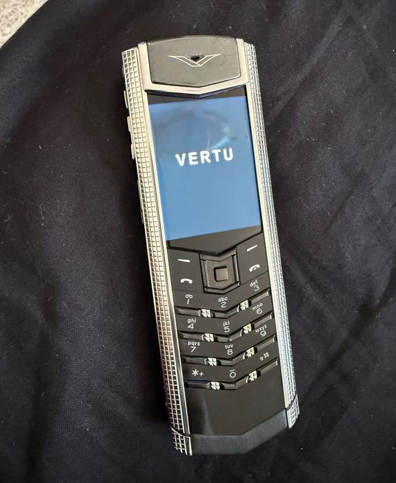Vertu Signature V