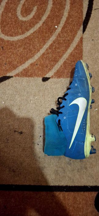 nike mercurial butonki