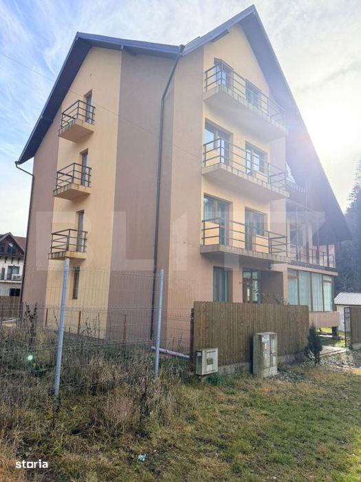 De vanzare – Pensiune complet functionala in Predeal,15 CAMERE+2 APA