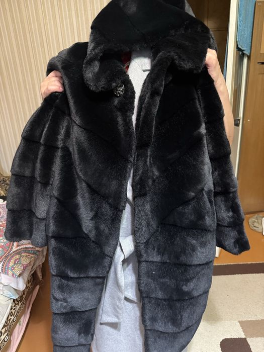 Продам черную эку шубу