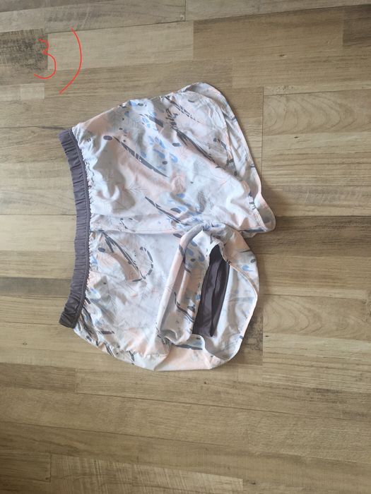 Всичко по 8 лв - Спортни клинове и панталони, неразличими от нови