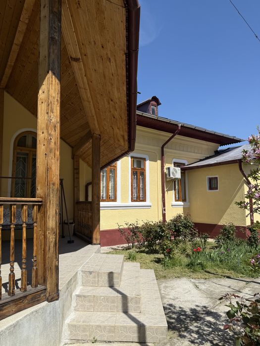 Casa De Vanzare - Gaesti