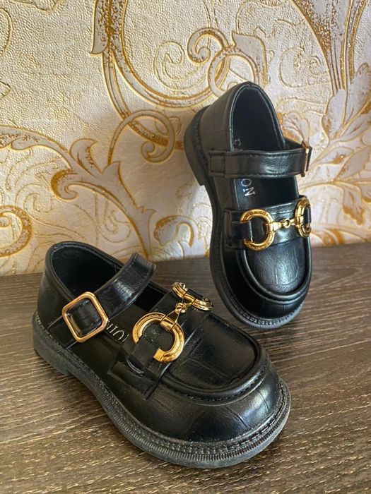 Туфли новый размер 23