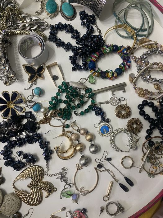 Продам бижутерию