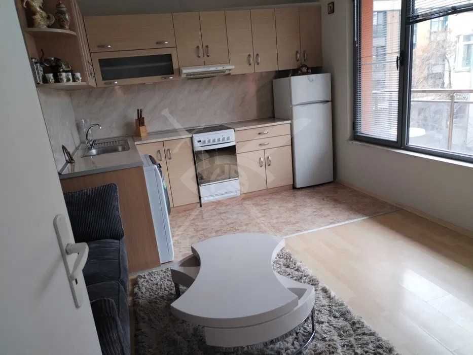 Дава се под наем Двустаен апартамент в Пловдив, Кършияка - 60 кв.м за 408.51 € - Снимка #2