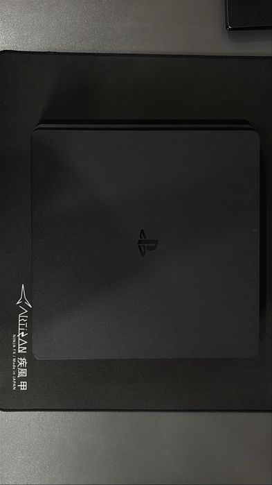 Playstation 4 slim