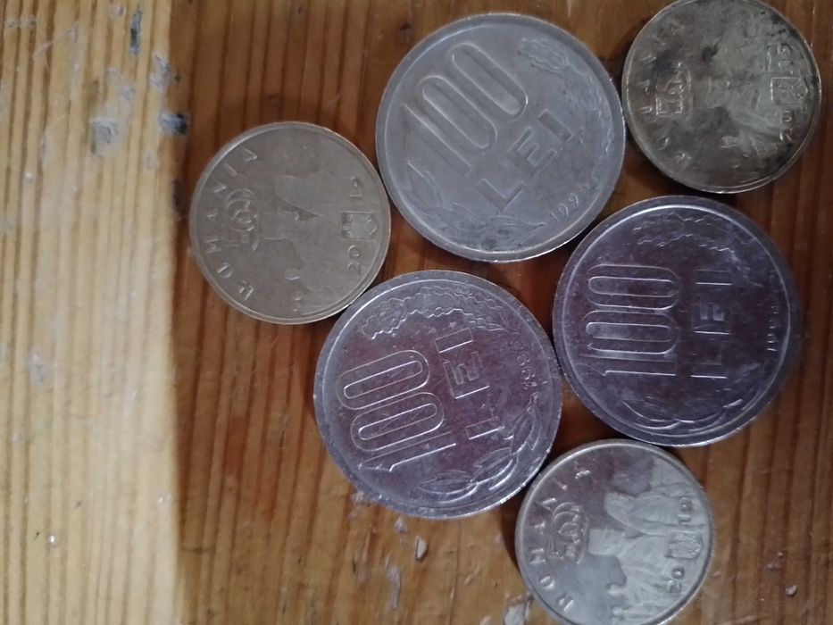 Vand monezi vechi