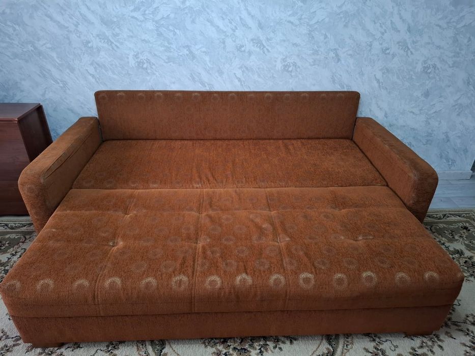 Срочно продам диван