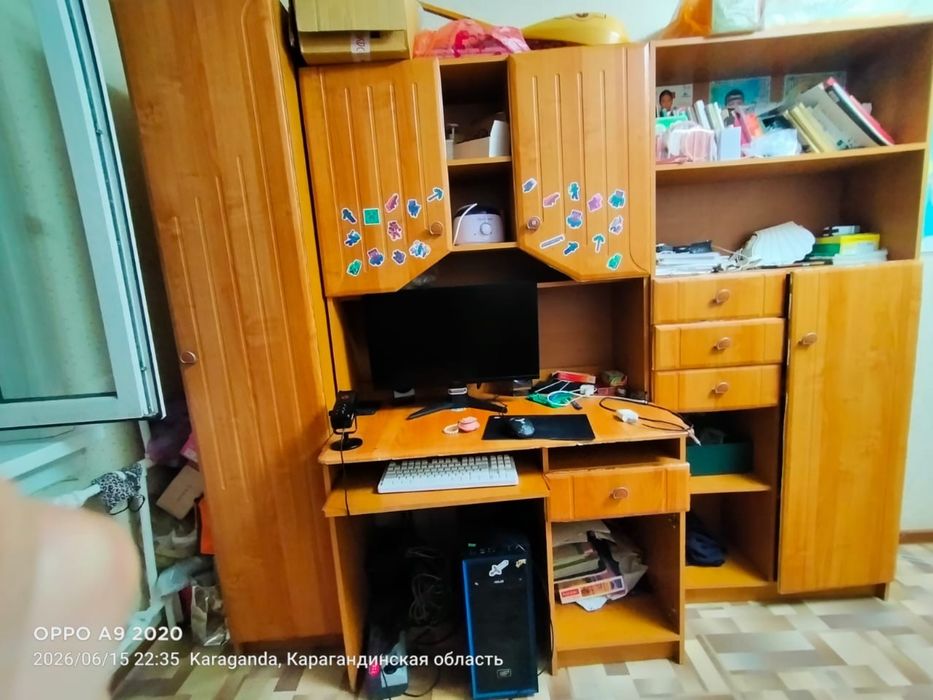 Стол для компа, шкаф для одежды
