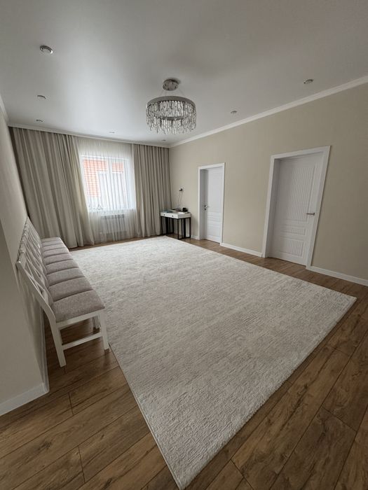 Большой, теплый дом