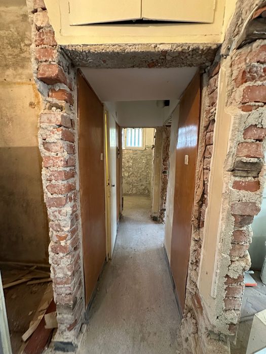 Демонтаж радиатори и климатици, къртене и извозване