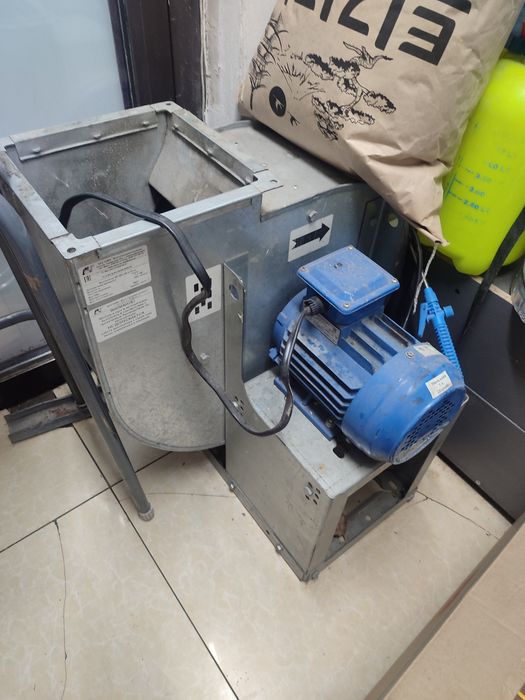 Продам вытяжку трехфазную