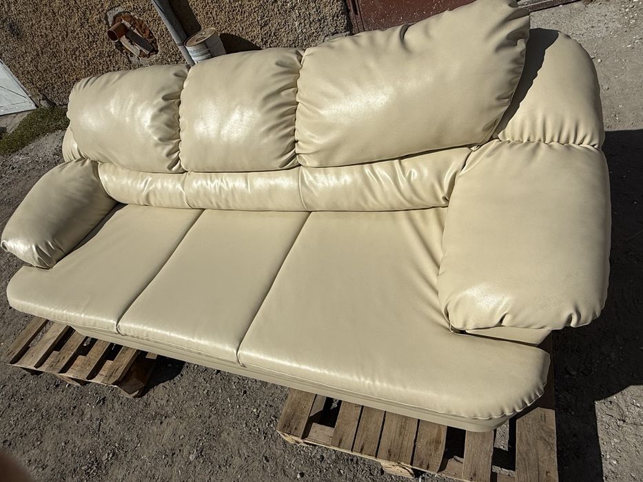 Кожен диван КАТО НОВ