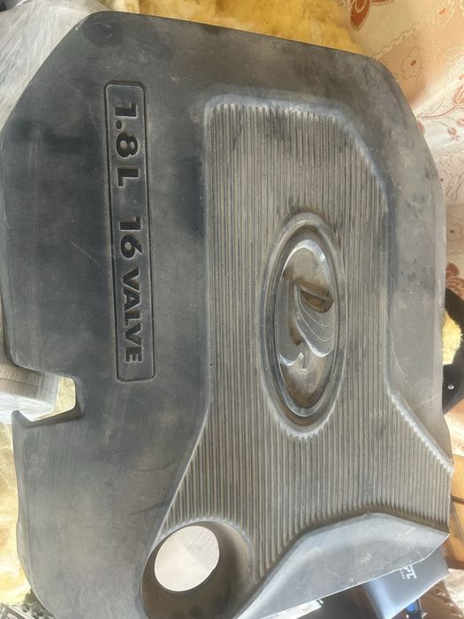 Крышка на двигатель лада веста.