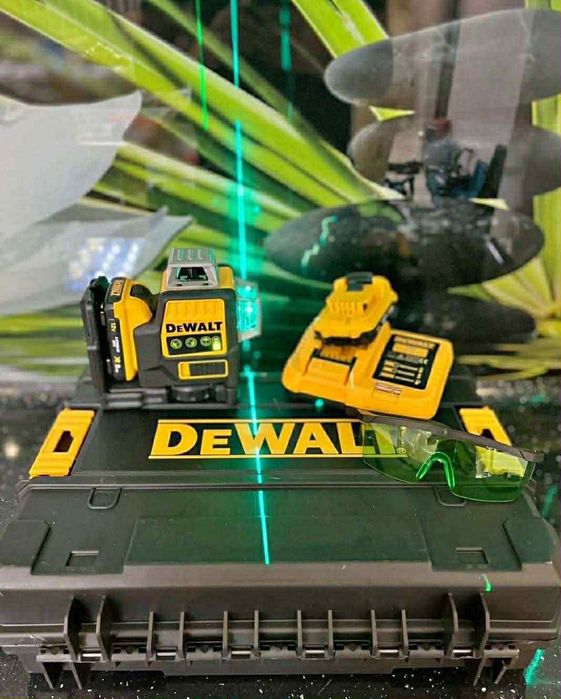 Чисто Нов Лазерен Нивелир DeWALT 4D
