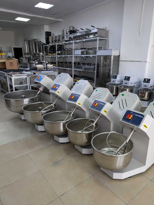 Тестомесы, тестораскатки, пицца печи жарочные шкафы, косторезки пилы