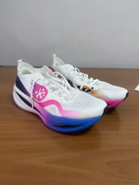 Продам Кроссовки BMAI