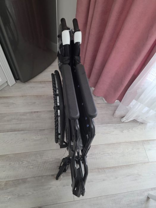 Инвалидная коляска