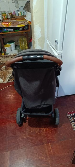 Vand/ inchiriez carut bebe