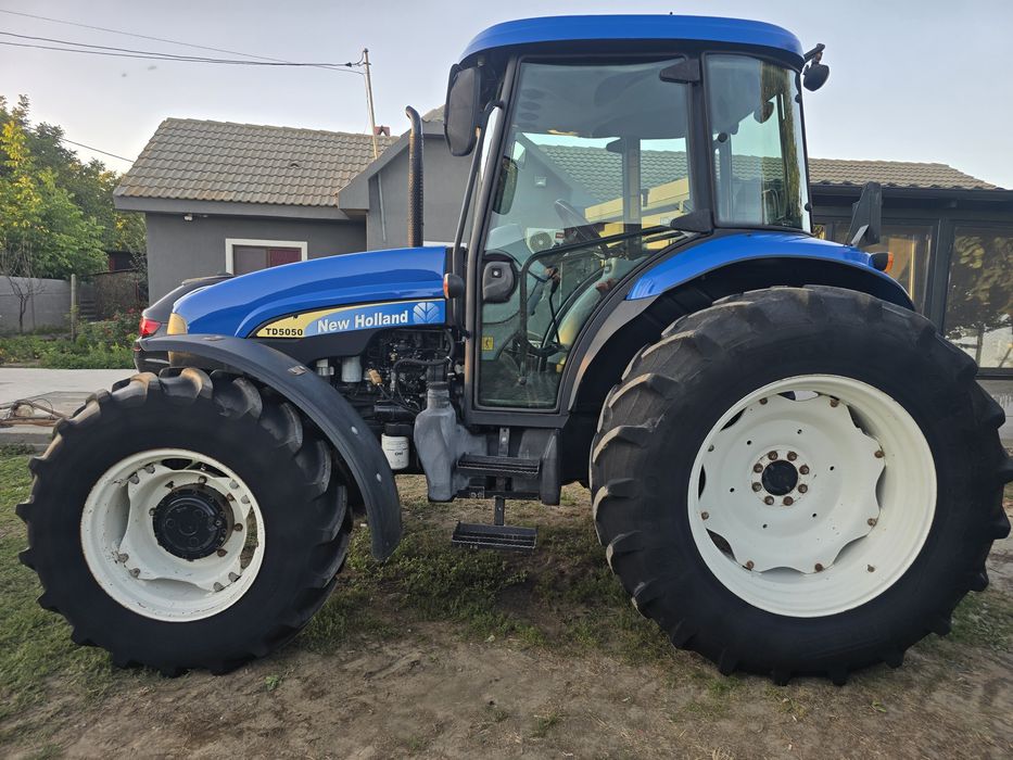 New Holland TD5050