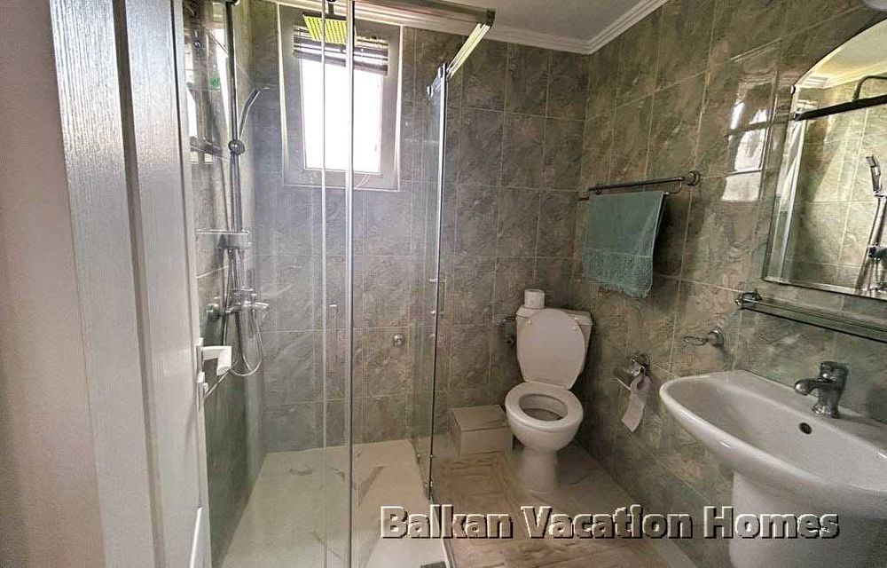 Продава се Къща в с. Юнец, Област Варна - 254 кв.м за 562 €/кв.м - Снимка #14