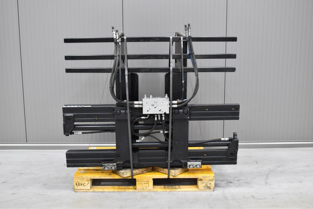 Piese stivuitoare atasament klamp baloti