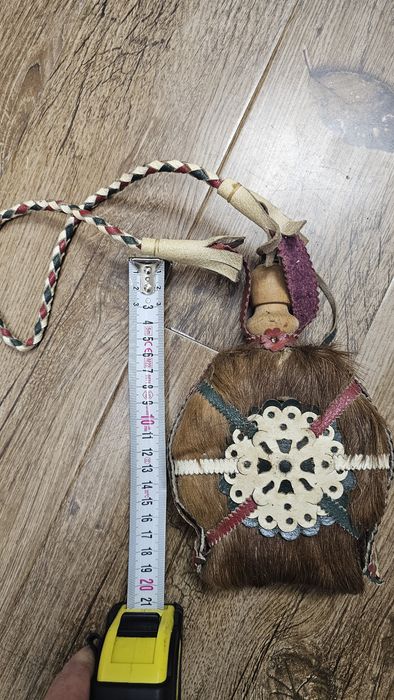 Sticlă tradițională din piele