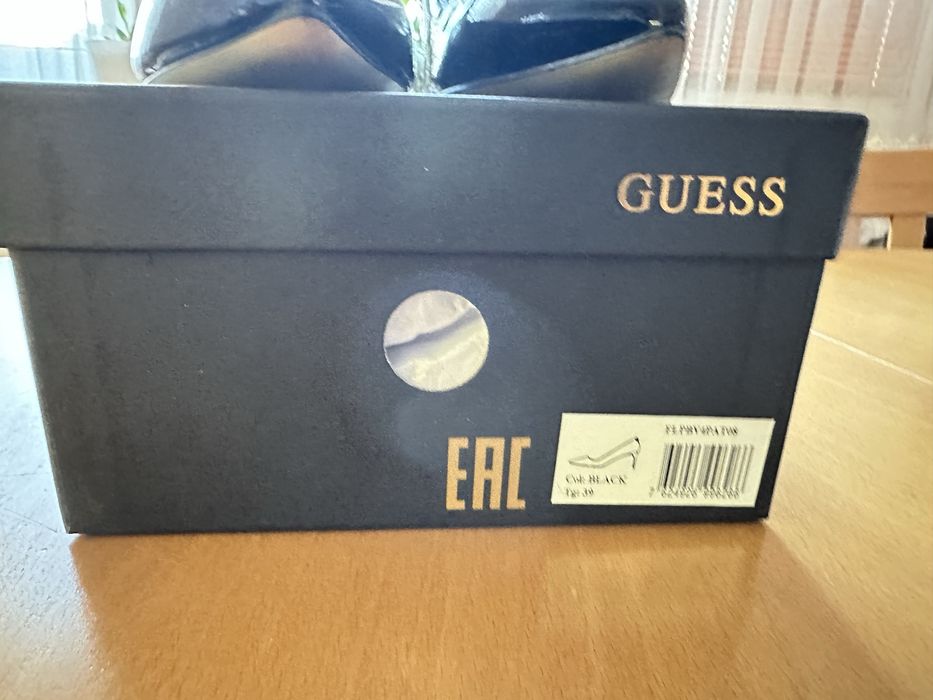 GUESS  обувки естествен лак