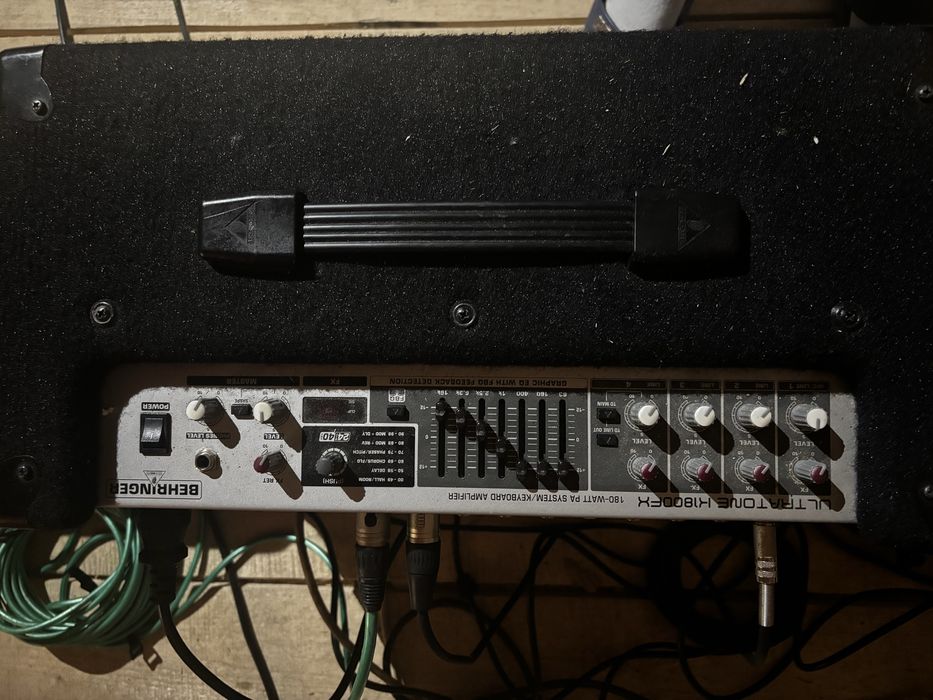 Behringer k1800fx