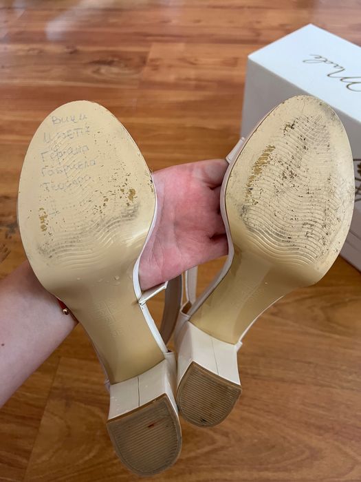 Високи перлени токчета