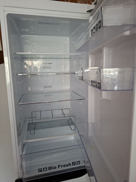 Продам  холодильник.