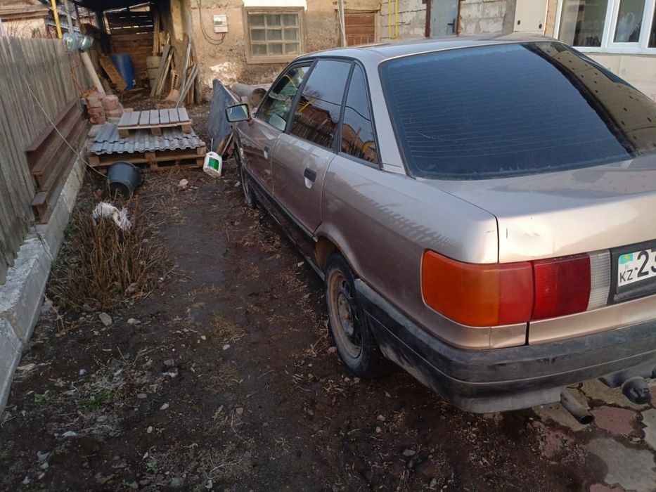Продам машину audi 80