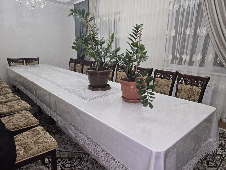 Стол сот стульями