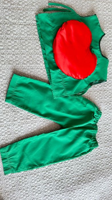 Продам костюмы новогодние