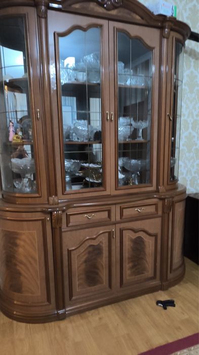 Горка (Стенка) и комод с зеркалом