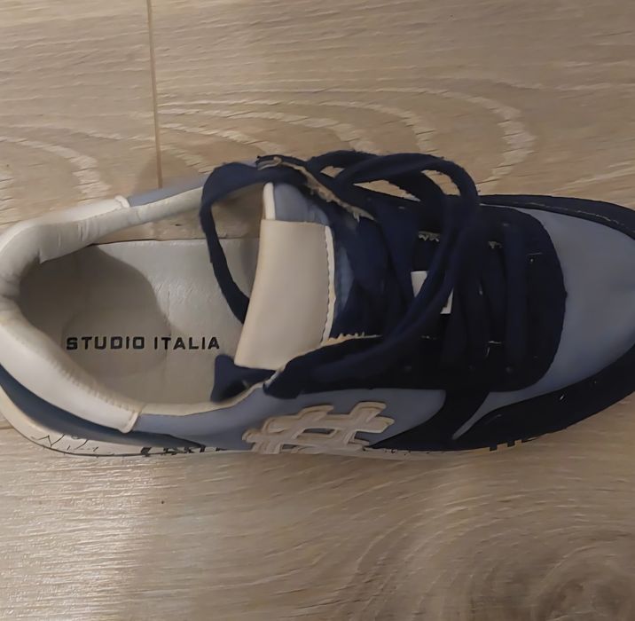 Дамски обувки / маратонки (35)