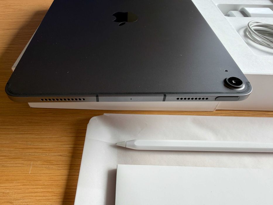 Apple iPad Air 5 M1 10.9” 64GB, Cellular + Apple - Pencil 2nd Gen