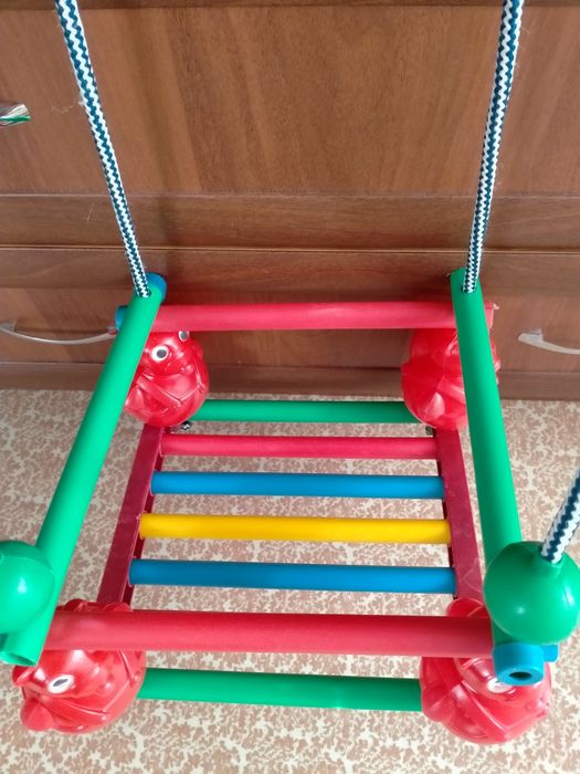 Продам качелю детскую до 3х лет.